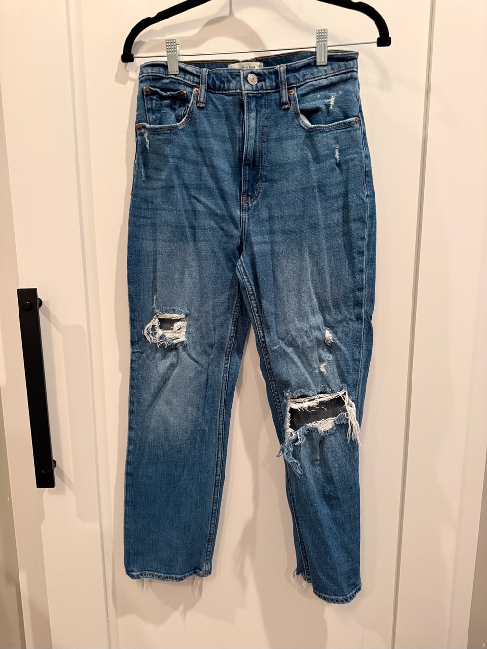 Abercrombie & Fitch The Ankle Straight Ultra High Rise Distressed Jeans Size 28
